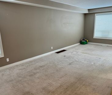 For Lease - 2354 Steeplechase Street, Oshawa, Ontario - Photo 3