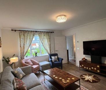 4 bedroom detached house to rent - Photo 2