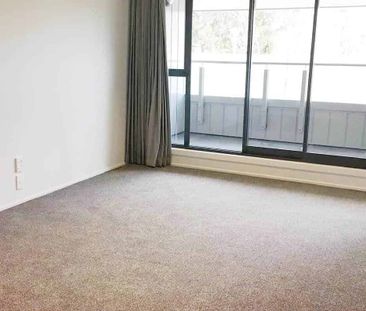 Modern One-Bedroom Apartment with Great Amenities - Photo 1