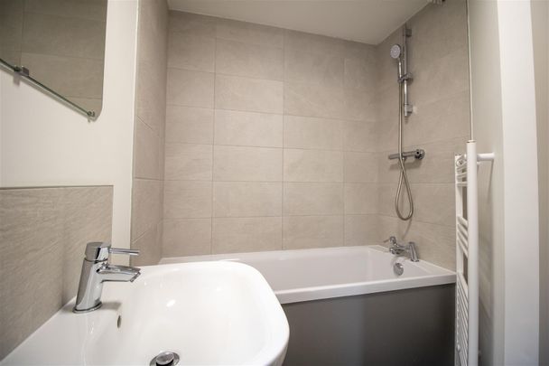 Elmgrove Road East, Hardwicke - Photo 1