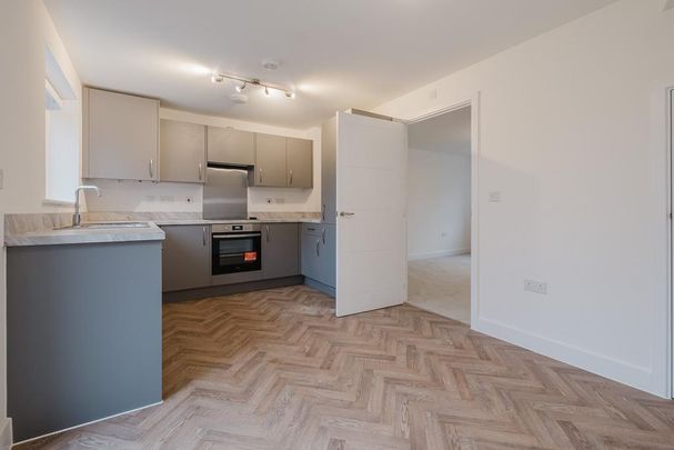 3 bedroom semi-detached house to rent - Photo 1