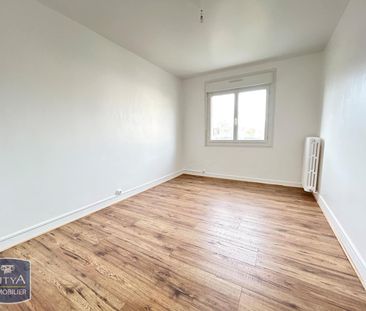 Location Appartement 4 pièces 72m² ST PIERRE DES CORPS 37700 - Photo 2