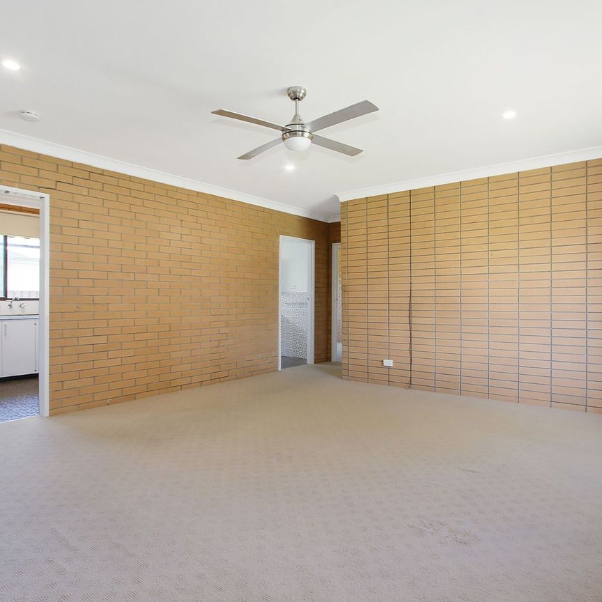 2/552 Comans Avenue, Lavington - Photo 1