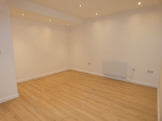 The Butts, Belper, DE56 - Photo 1