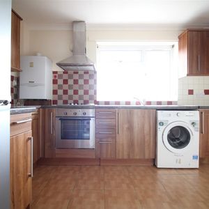 Penwerris Avenue, Isleworth - Photo 2