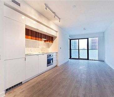 Beautiful and Spacious 1-Bedroom + Den Unit for Rent in Yonge and Eglinton! - Photo 3