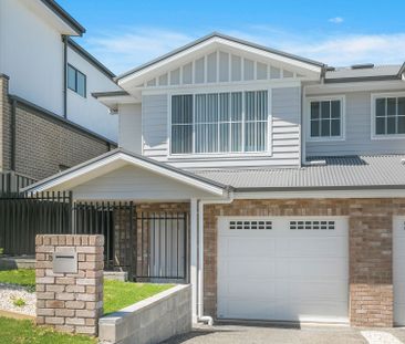 Stunning Brand New 3 Bedroom Duplex - Photo 6