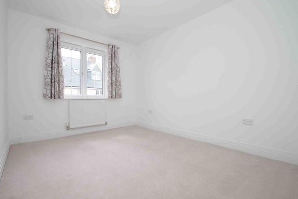 4 bedroom detached house to rent - Photo 1