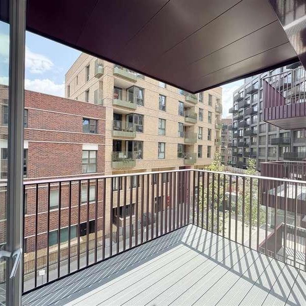 Viridis Apartments, One Clapham Monarch Square, London - Photo 1