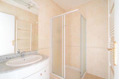 Location Appartement 2 pièces 57m² ANNECY LE VIEUX 74940 - Photo 5