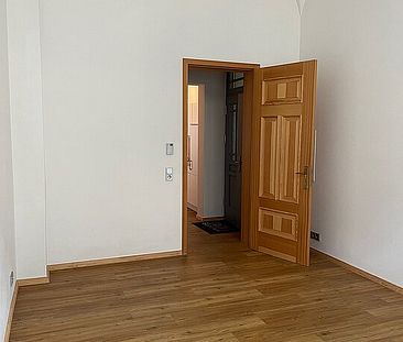 *Einraumwohnung höchster Qualitätsverbauung* mit EBK, Balkon, Echtholzelemente und SP - Foto 4