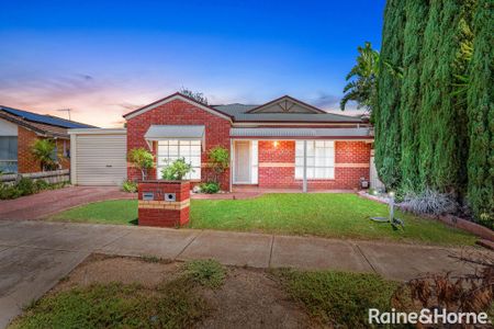 11 Clarendon Drive, Melton South, VIC 3338 - Photo 4