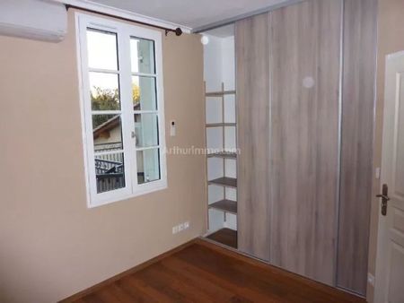 Location Appartement 4 pièces 82 m2 à Coutras - Photo 2