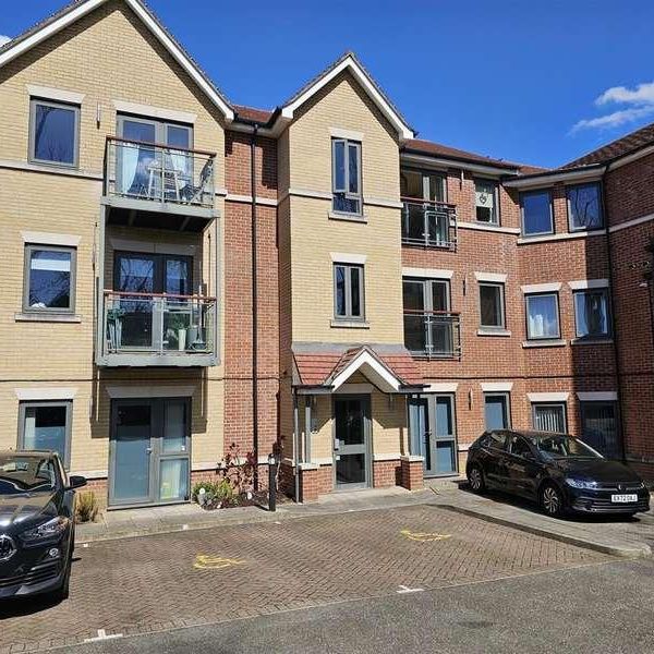Buckhurst Way, Buckhurst Hill, IG9 - Photo 1