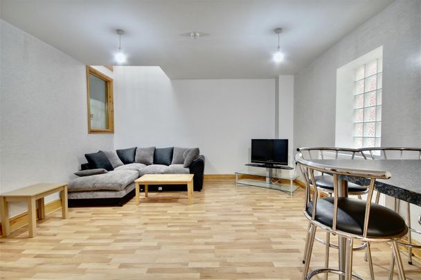 Sandringham Suites & Apartments, Southsea - Photo 1