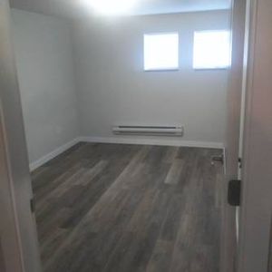 2-Bedroom Basement Suite In Whiterock - Photo 2