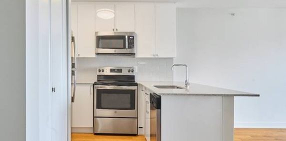 Pet-Free, 2bd 1ba, In Vancouver - Photo 2