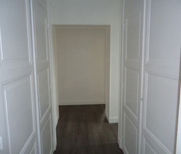 Location Appartement 4 pièces 101m² VARENNES VAUZELLES 58640 - Photo 2