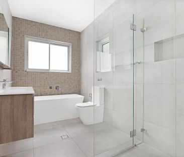 Stunning Family Home with Versatile Floorplan - Photo 5