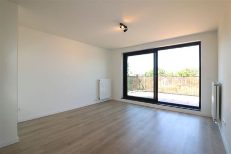 Duplexappartement met 2 slpk., groot terras en ondergrondse autostaanplaats + berging - Foto 2