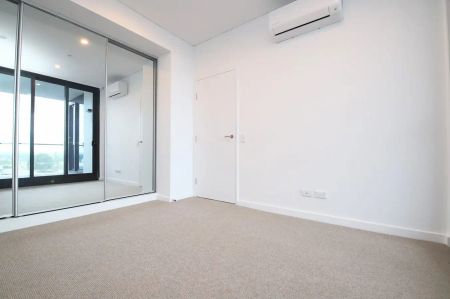 “Modern One Bedroom Apartment READY TO GO” - Photo 2