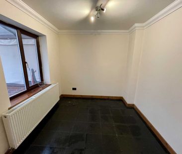 Price £1,600 pcm - Available Now - Unfurnished - Photo 1