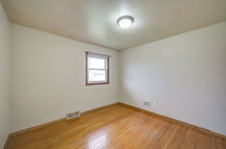 For Lease - 58 Broderick Avenue, Thorold, Ontario - Photo 4