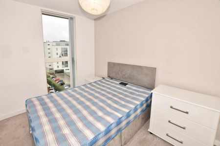 3 bedroom flat to rent - Photo 5