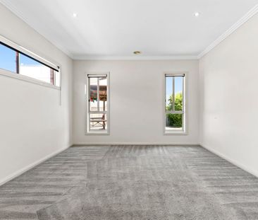 Family Home in a family friendly neighbourhood - Photo 6