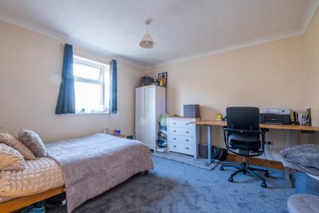 5 bed Winton student flat! - Photo 5