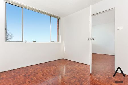 Fantastic Harbour Views - One Bedroom - Security Building - Security Parking - Photo 3