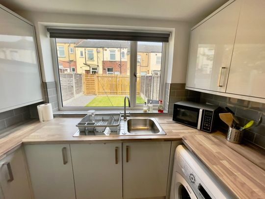 2 bedroom terraced house to rent - Photo 1