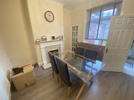 A 2 Bedroom Terraced - Photo 4