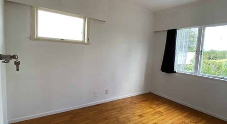 Upstairs Unit - Photo 2