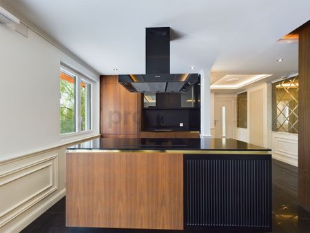 Moderne 4.5 Zimmer-Wohnung mit grosszügiger Terrasse und Garten in Küsnacht - Photo 4