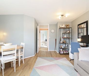 1 Bed Flat, Abbey Parade, SW19 - Photo 2