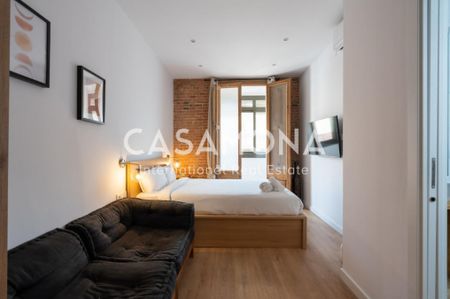 Co-living Room with a Private Bathroom in Gracia - Photo 4