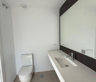 3 Bedroom Villa For Rent in Estepona, Málaga - Photo 3