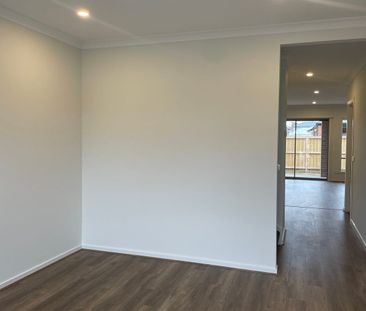 Near New Double Story Family Home - Photo 6