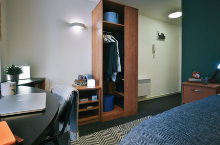 1 bedroom in a flat share to rent - Photo 5