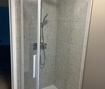 Gezellig en mooi gerenoveerd appartement met 2 slaapkamers en privé... - Photo 3