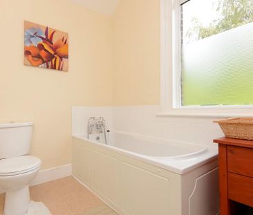 4 bedroom semi-detached house to rent - Photo 6