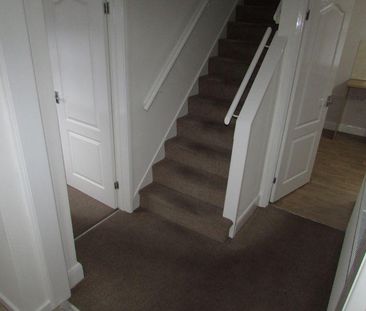 3 bedroom terraced house to rent - Photo 3