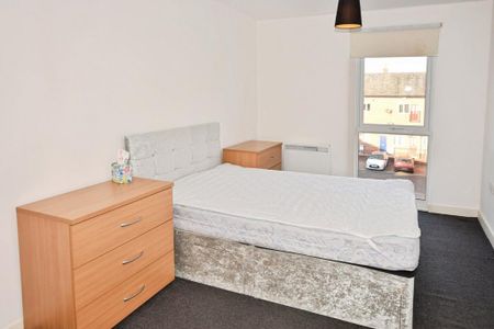 2 bedroom flat to rent - Photo 2