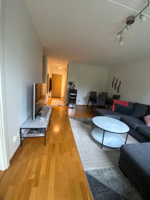 Råcksta gårdsväg, Vällingby - Photo 1