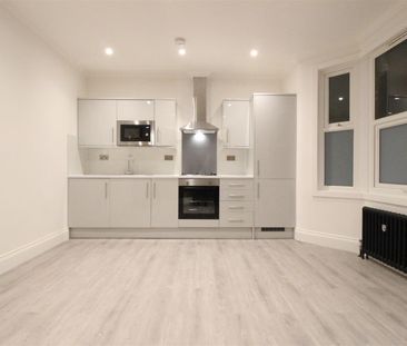 Manor Road, Dagenham, RM10 - Photo 4
