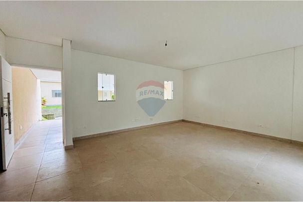 Casa com 3 suítes para locação na Granja Viana - Foto 1