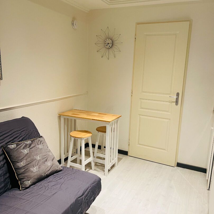 RUE JEAN JACQUES ROUSSEAU – STUDIO – 15 M² - Photo 1