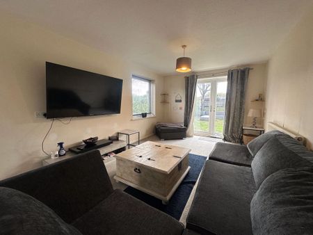 Savernake Close, Gosport, Hampshire - Photo 5