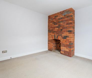 3 bedroom end of terrace house to rent - Photo 3